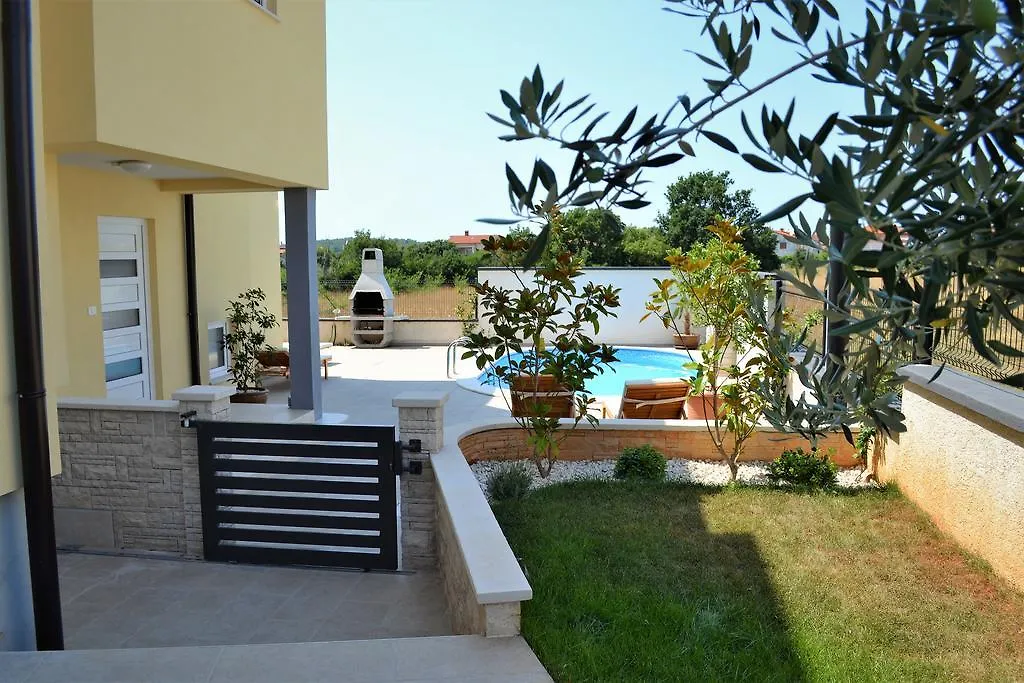 Vendégház Villa Cera Póla
